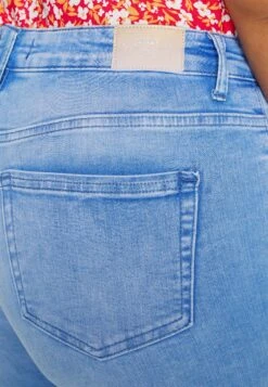 ONLY CARMAKOMA Carwilly Life Raw - Jeans Skinny Fit - Light Blue Denim -ONLY Winkel 06b45e789cef437a8ca4834789343a03