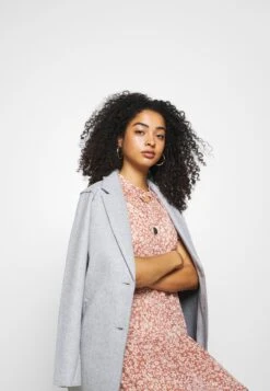 ONLY Otw Noos - Mantel - Light Grey 11 ONLY Otw Noos - Mantel - Light Grey -ONLY Winkel 0a39bfbdb4484ab1936102a17fca6c4a