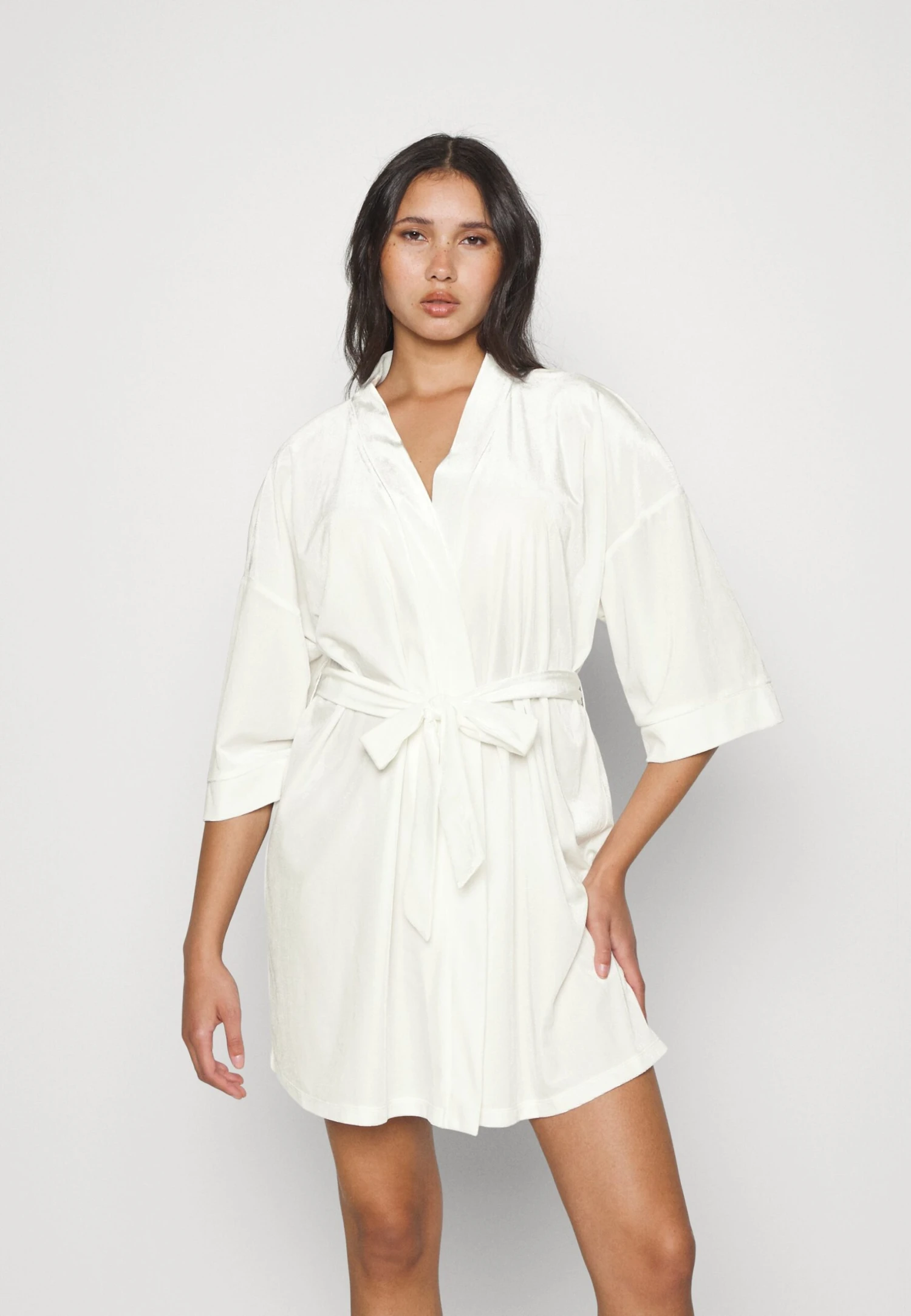 ONLY Onlgina Bridesmaid - Badjas - Cloud Dancer 5 ONLY Onlgina Bridesmaid - Badjas - Cloud Dancer - Afbeelding 3