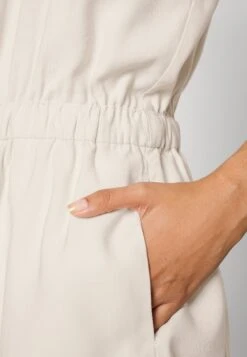 ONLY Onlmago Life Strap Playsuit - Jumpsuit - Moonbeam 15 ONLY Onlmago Life Strap Playsuit - Jumpsuit - Moonbeam -ONLY Winkel 0ef3006224ea47b5836acae701e8b358