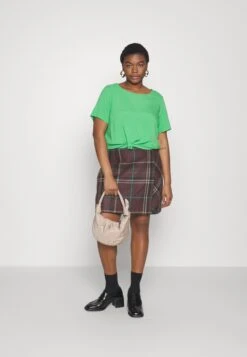 ONLY CARMAKOMA Carnova Lolli Life SsSolid - Blouse - Kelly Green -ONLY Winkel 133068efe57447d1a0764ece99baac63