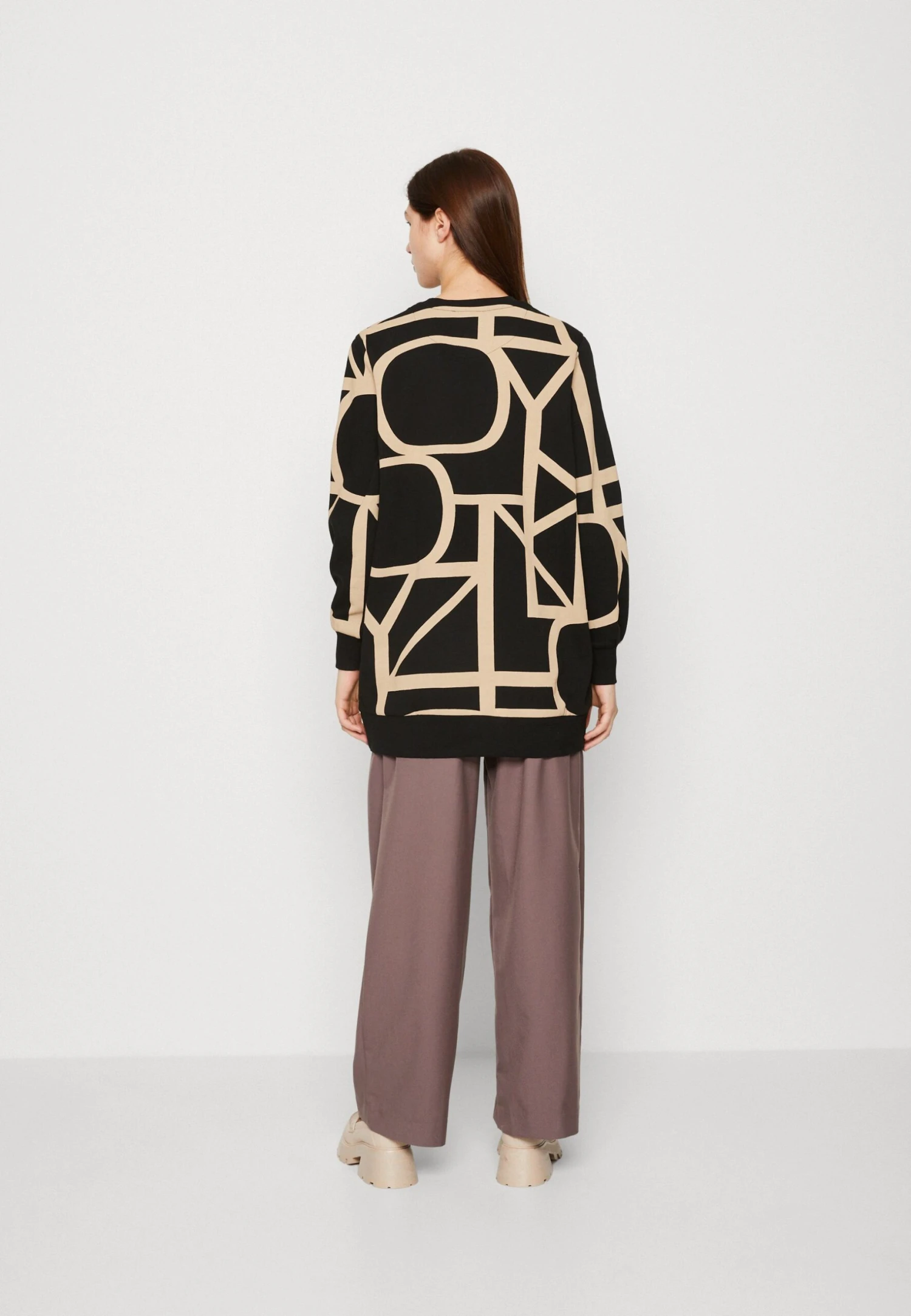 ONLY Onlaudrina Oversize O Neck - Sweater - Black 5 ONLY Onlaudrina Oversize O Neck - Sweater - Black - Afbeelding 3