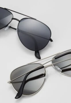 Only & Sons Sunglasses 2 Pack - Zonnebril - Black/Silver-Coloured 7 Only & Sons Sunglasses 2 Pack - Zonnebril - Black/Silver-Coloured -ONLY Winkel 1aa9b7061fb843bfa0dd4acb6ef1d5f1