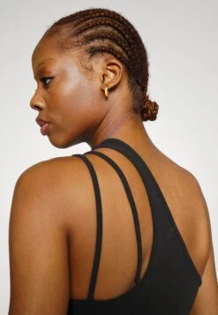 ONLY Onlthea One Shoulder- T-Shirt Basic - Black -ONLY Winkel 1b123e2f4c554d52b7a908a56d177abb