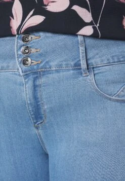 ONLY CARMAKOMA Caranna Ank- Jeans Skinny Fit - Light Blue Denim -ONLY Winkel 238c5fdce1754e6282b7dd33d377c78f