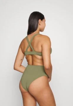 ONLY Onljune Cross Set - Bikini - Kalamata -ONLY Winkel 2a61d63ff84b4b34a1cca82b154938a0