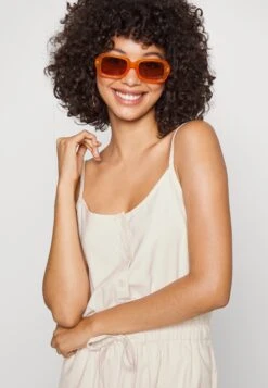 ONLY Onlmago Life Strap Playsuit - Jumpsuit - Moonbeam 12 ONLY Onlmago Life Strap Playsuit - Jumpsuit - Moonbeam -ONLY Winkel 2abb20ca2c0541d6970849c6eece3610