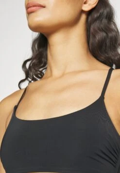 ONLY Onlsusan 2 Pack- Bikinitop - Black/Cloud Dancer -ONLY Winkel 37096042075a4ae18aea1ffbffe57e2f