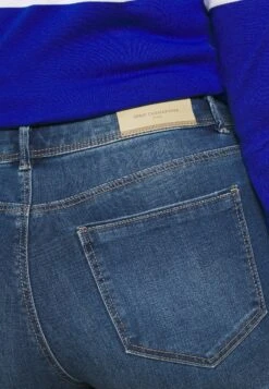 ONLY CARMAKOMA Carlauw Life - Slim Fit Jeans - Medium Blue Denim -ONLY Winkel 3ddb346ce88c4c568de7147fbd1dc02a
