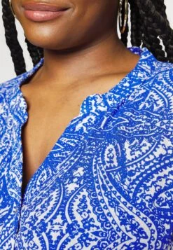 ONLY CARMAKOMA Carsonya Life V Neck - Top - Cloud Dancer -ONLY Winkel 3f71fcb853154023a2fc09d4e01a7f32