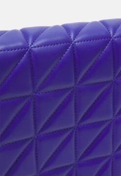 ONLY Onlmilda Quilted Shoulder Bag - Handtas - Deep Blue 11 ONLY Onlmilda Quilted Shoulder Bag - Handtas - Deep Blue -ONLY Winkel 5407789cfa8f41fba834dee6812520fd