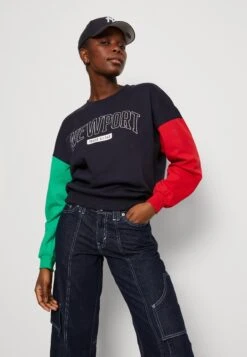 ONLY Onllauren O Neck Box - Sweater - Night Sky -ONLY Winkel 55714bbc60464247aab34328af3fbed7