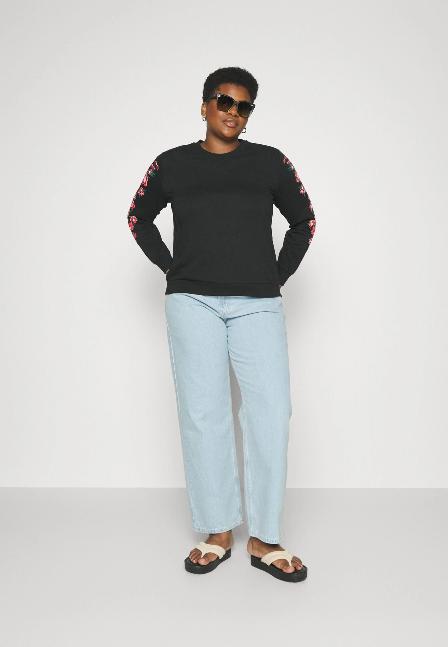 ONLY CARMAKOMA Carsonny Neck Sweat - Sweater - Black 4 ONLY CARMAKOMA Carsonny Neck Sweat - Sweater - Black - Afbeelding 2