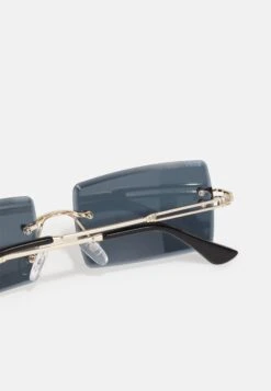 Only & Sons Onssunglasses Unisex - Zonnebril - Dark Grey/ Gold-Coloured -ONLY Winkel 7007fd58909a4ef79201ecdd2637aa6d