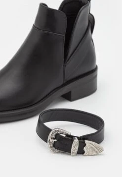 ONLY Shoes Onlbloom 5- Korte Laarzen - Black 13 ONLY Shoes Onlbloom 5- Korte Laarzen - Black -ONLY Winkel 78266530aa784226ae7ce1e61ba656e7