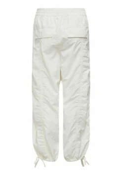 ONLY Parachute - Cargobroek - Cloud Dancer 14 ONLY Parachute - Cargobroek - Cloud Dancer -ONLY Winkel 792ee510b59c489d8d339940d4053f73