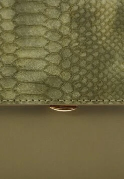 ONLY Onlsarah Snake Crossover Bag - Schoudertas - Olive Branch -ONLY Winkel 8c8691c773f145d8b8dd468dc71df4dc