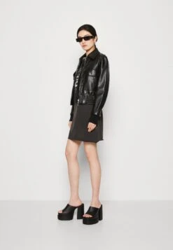 ONLY Onllucy Life S/S Jrs Noos - Jerseyjurk - Black -ONLY Winkel 8f47a633bbcb4ec88d1ad90eaf1adc17