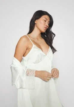 ONLY Onlmarie Bride- Nachtjapon - Cloud Dancer -ONLY Winkel 918ab0d63fd44274bfc3458ca50a7e88