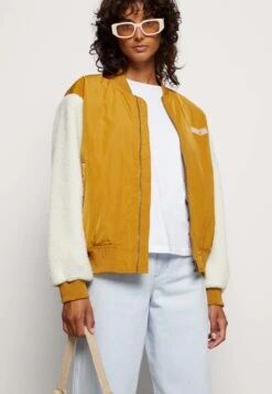 ONLY Onlharper- Bomberjacks - Bistre/Cloud Dancer -ONLY Winkel 92fb9018615245f8ac194a91f9d46e8b