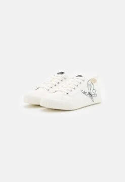 ONLY Shoes Sneakers Laag - Off White 10 ONLY Shoes Sneakers Laag - Off White -ONLY Winkel 95f3694917a1445cb8ecf4f95ee44fb3