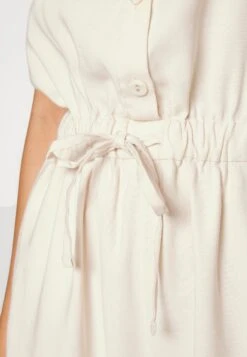 ONLY Onlmago Life Strap Playsuit - Jumpsuit - Moonbeam 13 ONLY Onlmago Life Strap Playsuit - Jumpsuit - Moonbeam -ONLY Winkel 95ffe6b5ad4c456388505cbb88a4c588