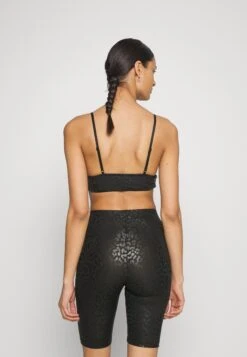 ONLY Onlvalerie Bra Top - T-Shirt Bh - Black -ONLY Winkel 9ab6e0b235ff4a52812f1972d397a406