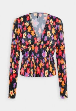 ONLY Onlclaudia V Neck - Blouse - Black -ONLY Winkel 9eec2d3c2a1340648f84dbb92a18d45f