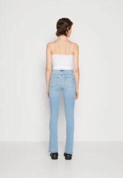 ONLY Onlvicky Seamless Cropped - Hemd - Bright White -ONLY Winkel a0da6ace6cde432988047fec61ab8a5d