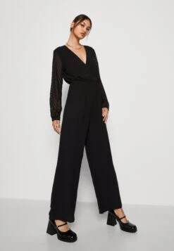 ONLY Onllisa V Neck- Jumpsuit - Black -ONLY Winkel ab7c41215f0f44478f449ebd326fb08e