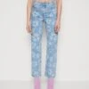 ONLY Onlcamille Print - Straight Leg Jeans - Light Blue Denim -ONLY Winkel abd37c7d665b4fd68d6379c2a38ab89a