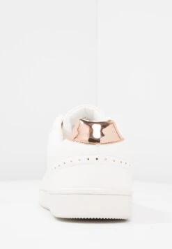 ONLY Shoes Onlshiloh - Sneakers Laag - White/Rosegold 13 ONLY Shoes Onlshiloh - Sneakers Laag - White/Rosegold -ONLY Winkel ad8af174695947f48786763d976145db