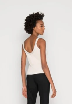 ONLY Onllola- Top - Pumice Stone Melange -ONLY Winkel c502faa92241448db51a215751e398ef