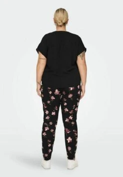 ONLY CARMAKOMA Curvy V-Ausschnitt - T-Shirt Basic - Black 11 ONLY CARMAKOMA Curvy V-Ausschnitt - T-Shirt Basic - Black -ONLY Winkel c8b171f612564c1e9e22ea61a78be149