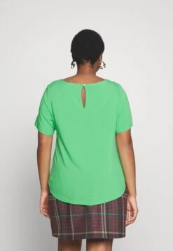ONLY CARMAKOMA Carnova Lolli Life SsSolid - Blouse - Kelly Green -ONLY Winkel d3c100e5e7824f76a4fd1f3c81bf8ceb