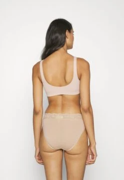 ONLY Onlvickyrib Seamless Bra - Bustier - Rugby Tan 9 ONLY Onlvickyrib Seamless Bra - Bustier - Rugby Tan -ONLY Winkel d9e34e380cd0442fa8be79f2a7e9e31a