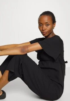 ONLY MATERNITY Olmnelly- Jumpsuit - Black 11 ONLY MATERNITY Olmnelly- Jumpsuit - Black -ONLY Winkel de77ddc049bb46c8aea3d3eae884306c