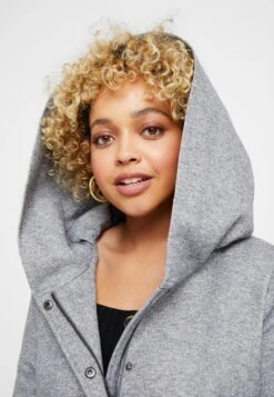 ONLY CARMAKOMA Carsedona Light Coat - Halflange Jas - Light Grey Melange -ONLY Winkel e256ce2b135341d3be2a038303c758dc