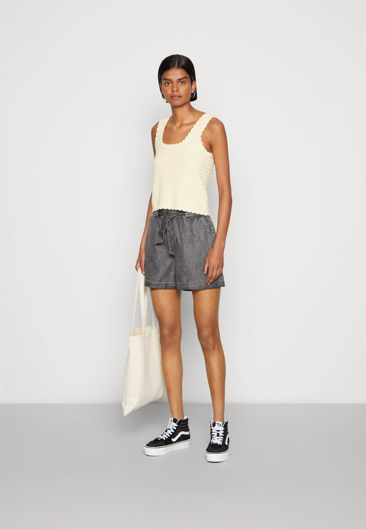 ONLY Onlbea Smilla Loose - Jeansshort - Grey Denim 4 ONLY Onlbea Smilla Loose - Jeansshort - Grey Denim - Afbeelding 2