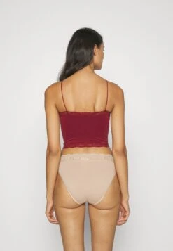 ONLY Onlvicky Seamless Cropped - Hemd - Cabernet -ONLY Winkel e902c7e6ea8c4cd3ab2645474e30e8f3