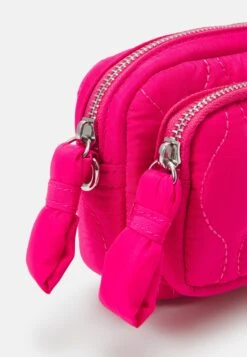 ONLY Onlkaty Cross Body Bag - Schoudertas - Very Berry -ONLY Winkel eac6305c219b4ef8b26984aa20cb78f1